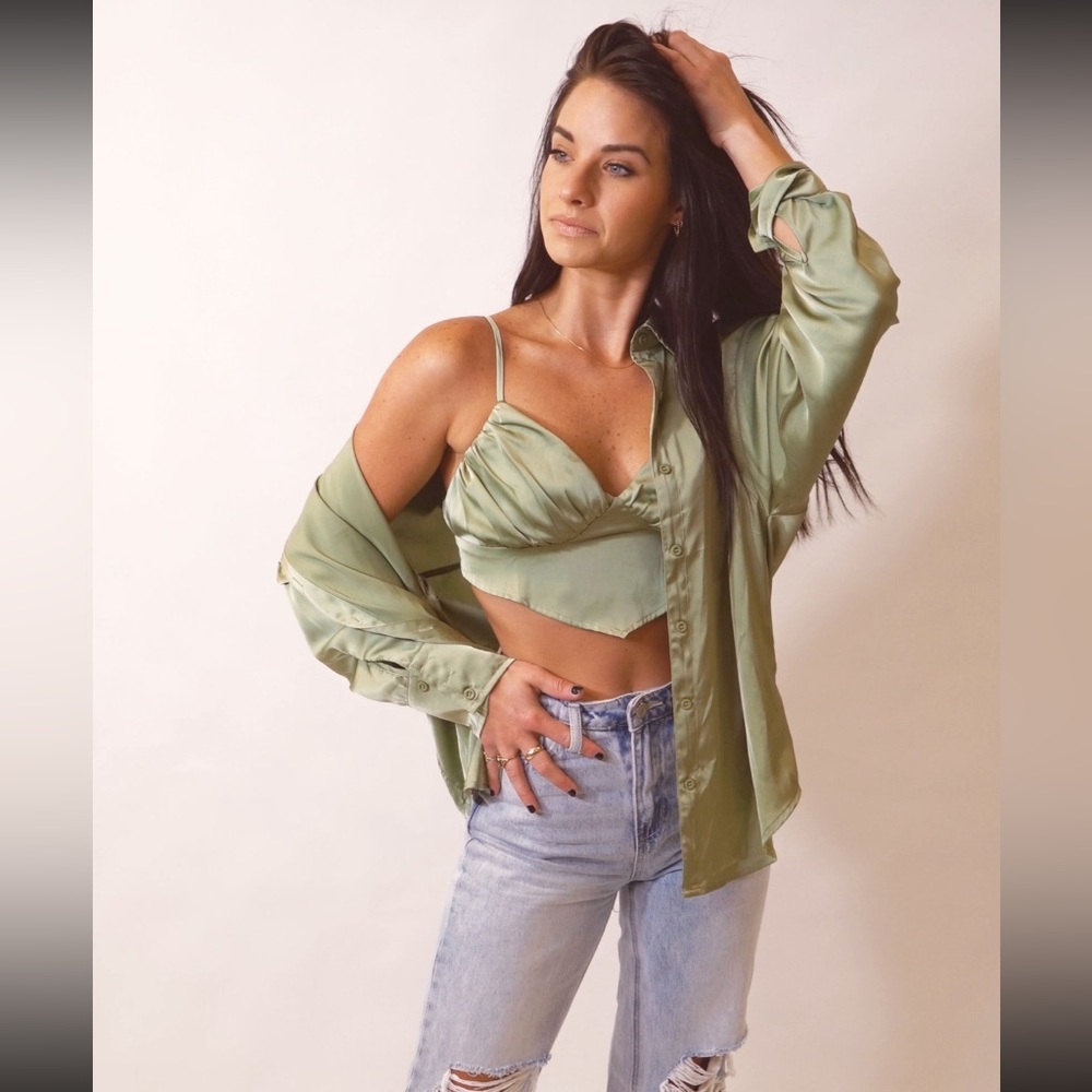 ✨Satin Green Button Down Set 🍃